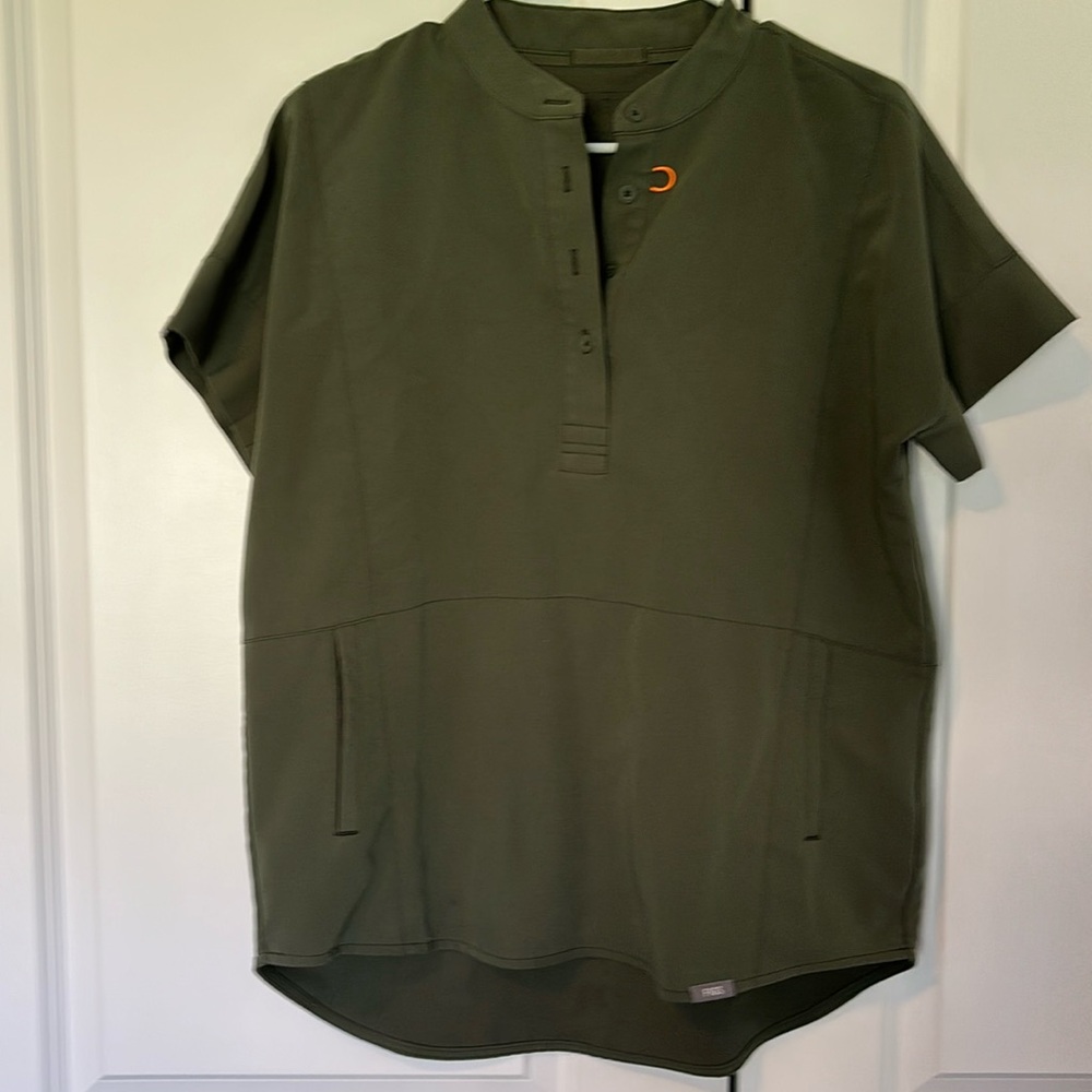 FIGS Manila oversized top.  Excellent preloved condition